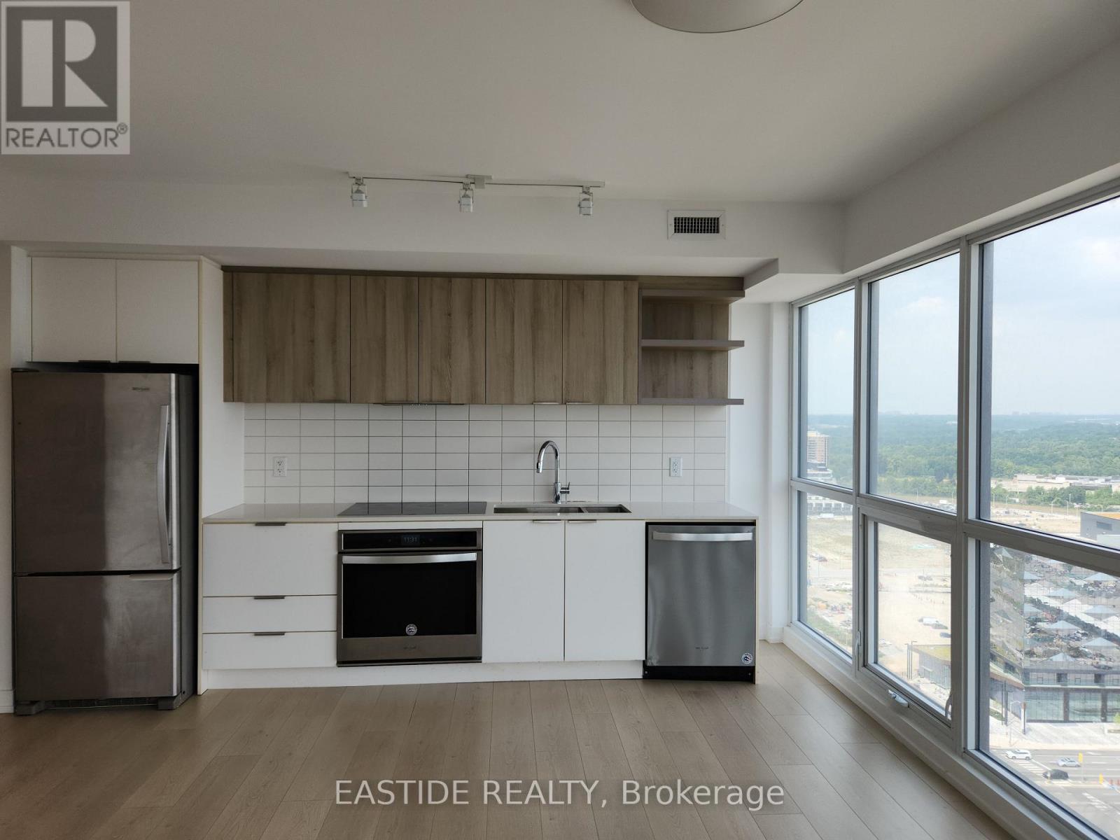 2704 - 6 Sonic Way, Toronto, Ontario  M3C 0P1 - Photo 5 - C12543886