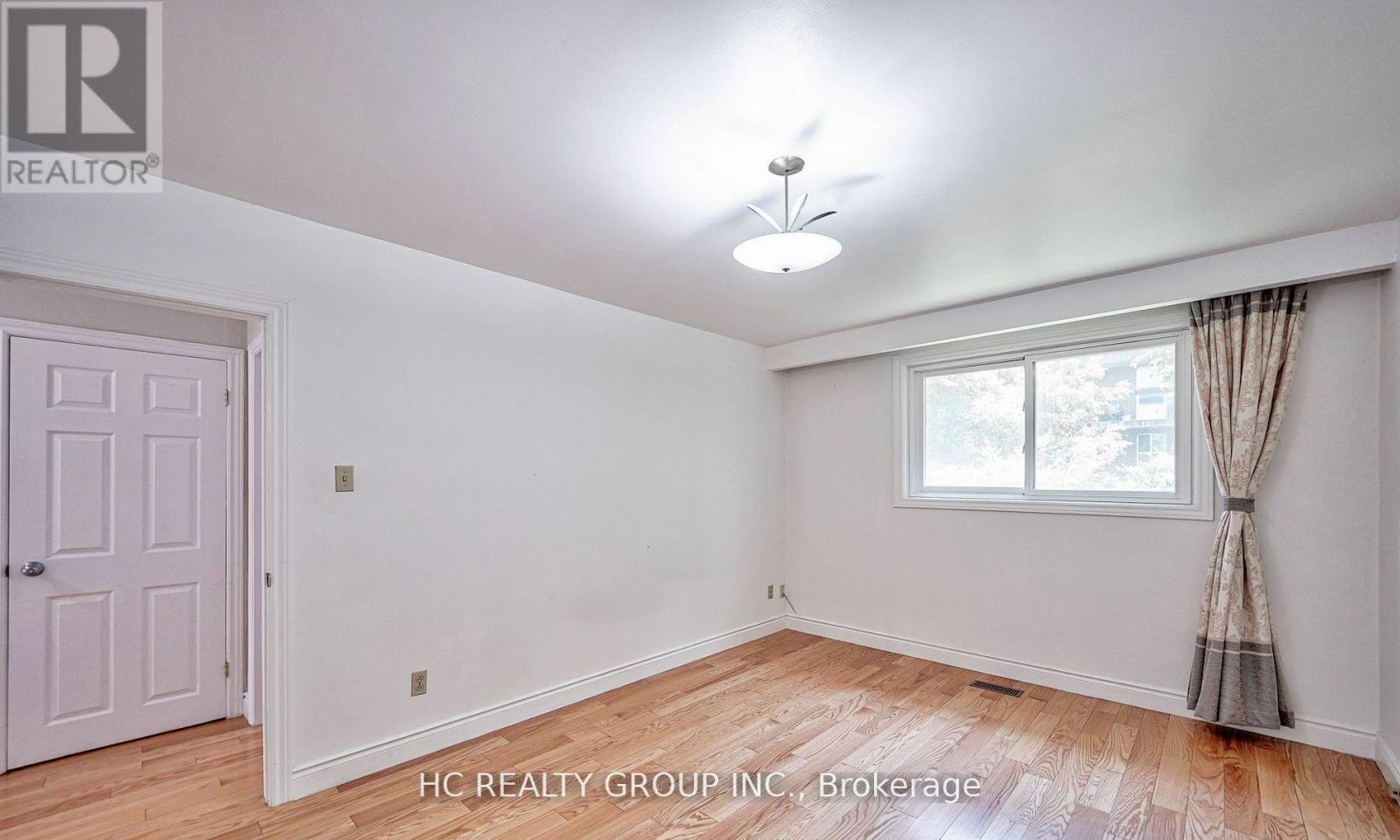 Upper - 20 Greyhound Drive, Toronto, Ontario  M2H 1K3 - Photo 14 - C12543908