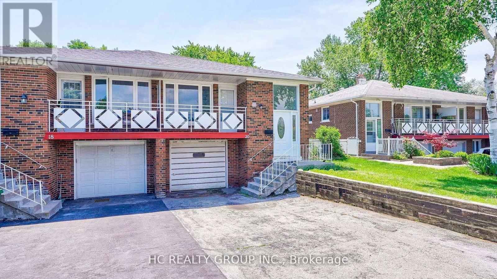 Upper - 20 Greyhound Drive, Toronto, Ontario  M2H 1K3 - Photo 2 - C12543908