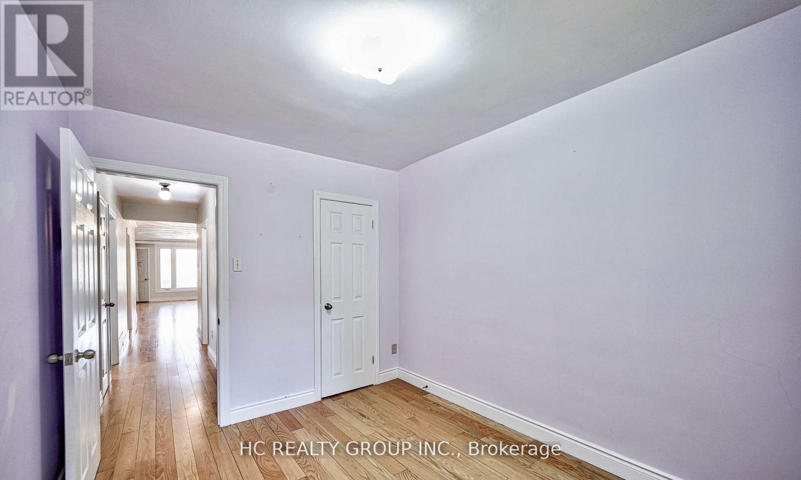 Upper - 20 Greyhound Drive, Toronto, Ontario  M2H 1K3 - Photo 20 - C12543908