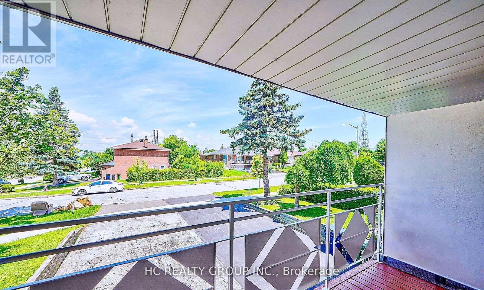 Upper - 20 Greyhound Drive, Toronto, Ontario  M2H 1K3 - Photo 3 - C12543908