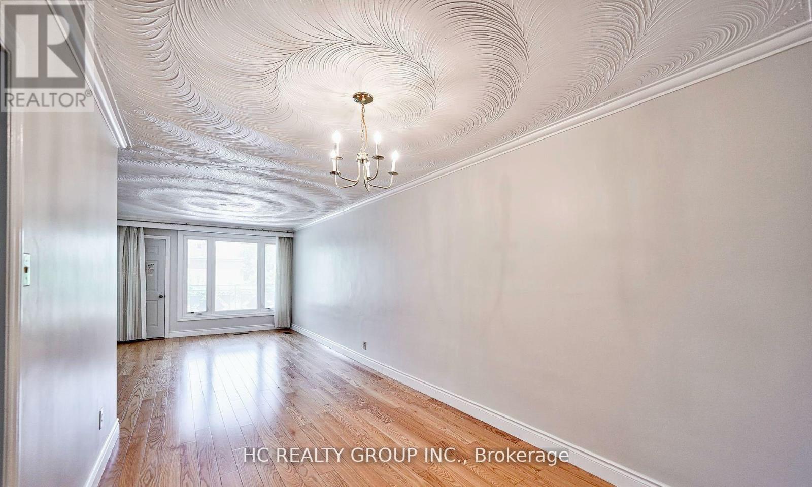 Upper - 20 Greyhound Drive, Toronto, Ontario  M2H 1K3 - Photo 9 - C12543908