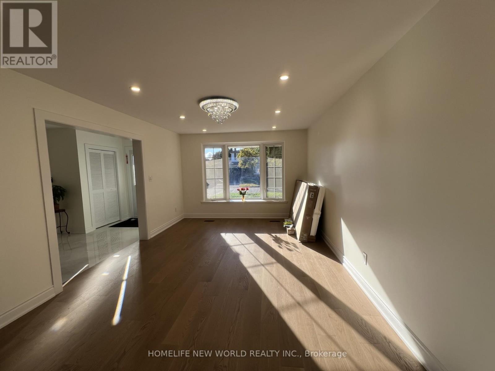 Upper 1 - 69 Silversted Drive, Toronto, Ontario  M1S 3G4 - Photo 12 - E12543878