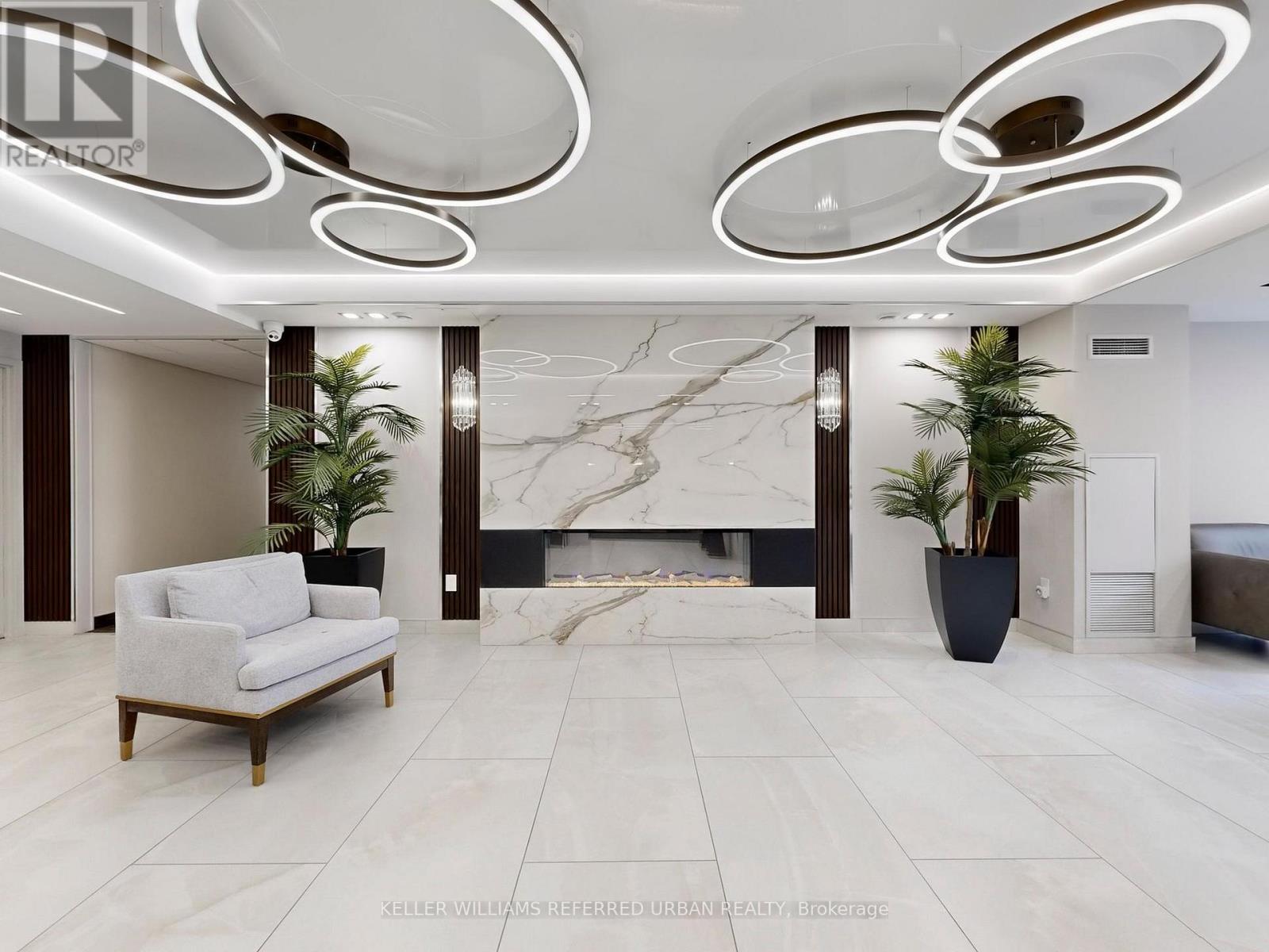 803 - 30 Harding Boulevard W, Richmond Hill, Ontario  L4C 9M3 - Photo 4 - N12543858