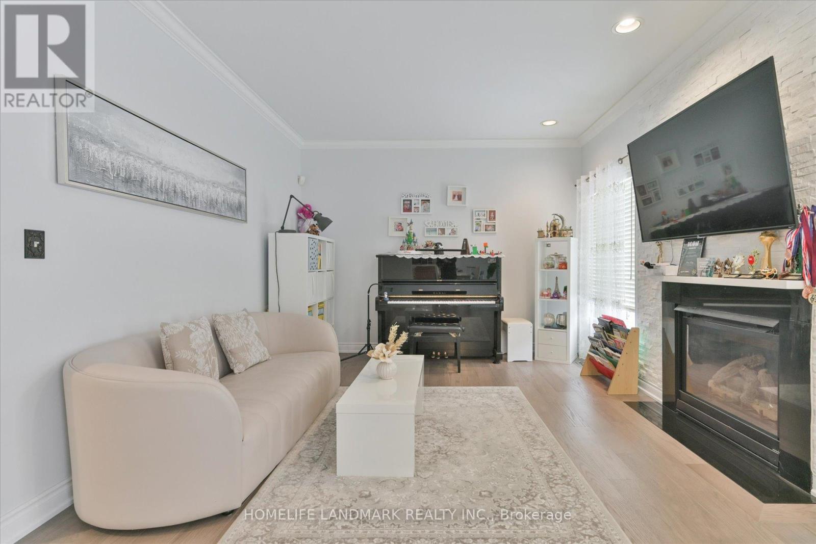 M & 2nd - 230 Devonsleigh Boulevard, Richmond Hill, Ontario  L4S 1H2 - Photo 12 - N12543888