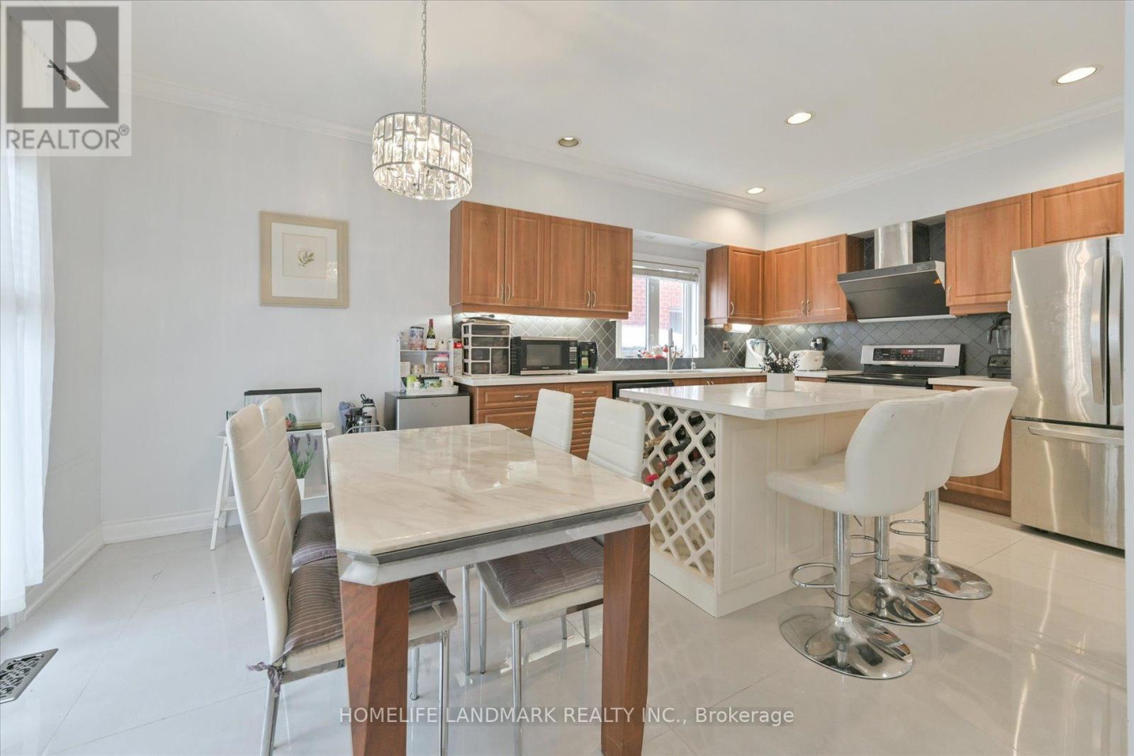 M & 2nd - 230 Devonsleigh Boulevard, Richmond Hill, Ontario  L4S 1H2 - Photo 14 - N12543888
