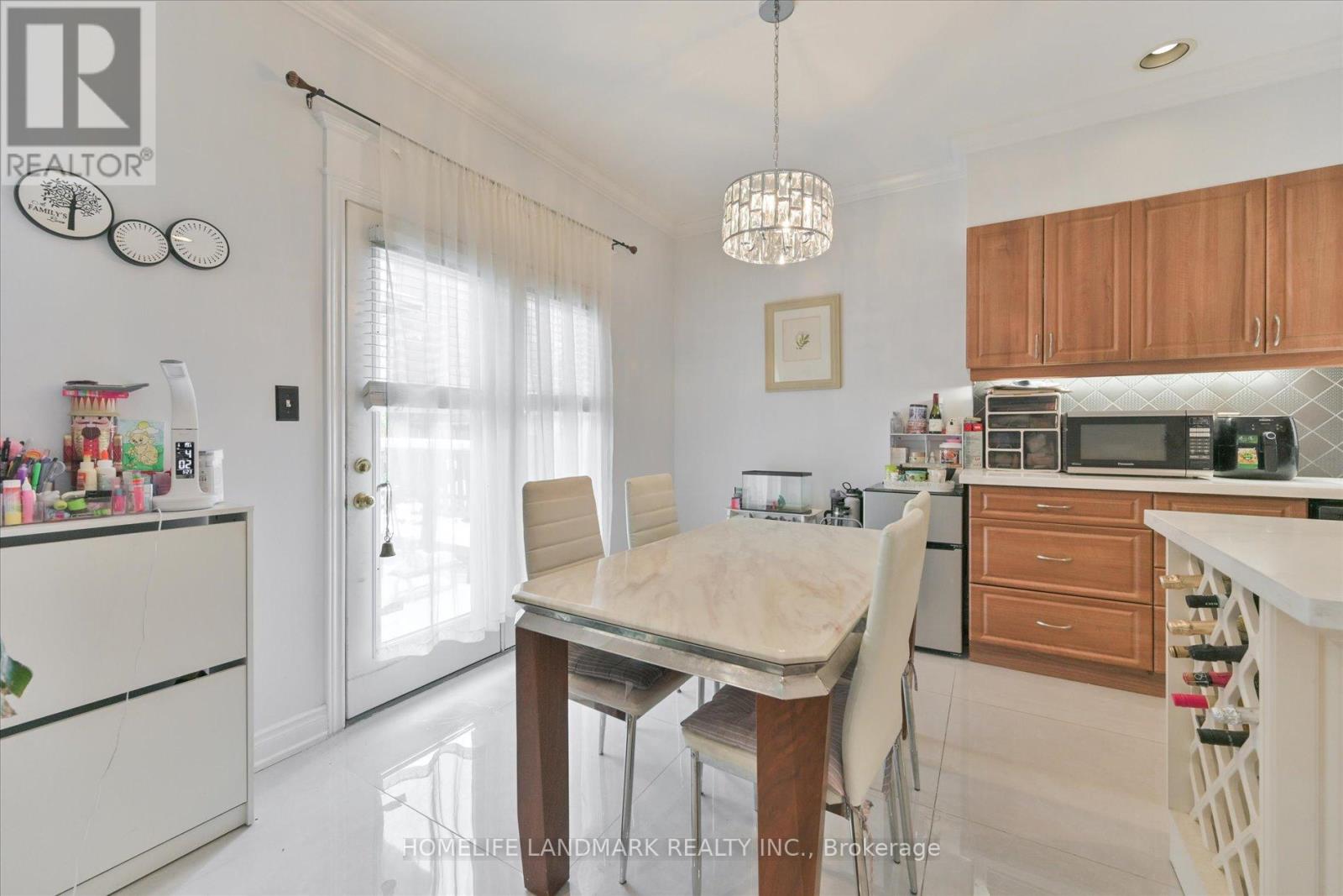 M & 2nd - 230 Devonsleigh Boulevard, Richmond Hill, Ontario  L4S 1H2 - Photo 15 - N12543888