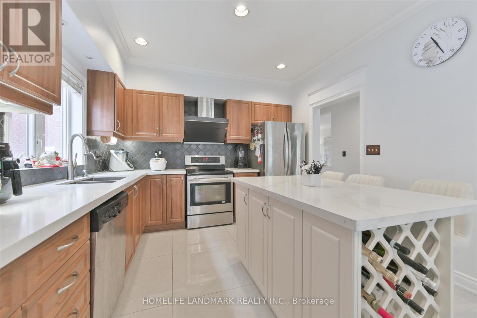 M & 2nd - 230 Devonsleigh Boulevard, Richmond Hill, Ontario  L4S 1H2 - Photo 17 - N12543888