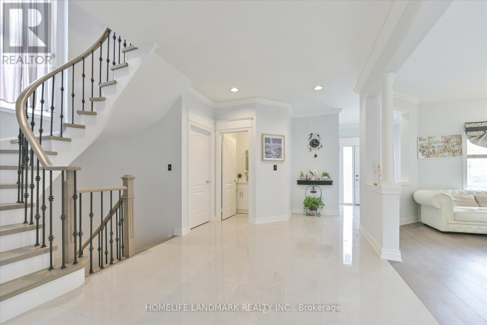 M & 2nd - 230 Devonsleigh Boulevard, Richmond Hill, Ontario  L4S 1H2 - Photo 6 - N12543888