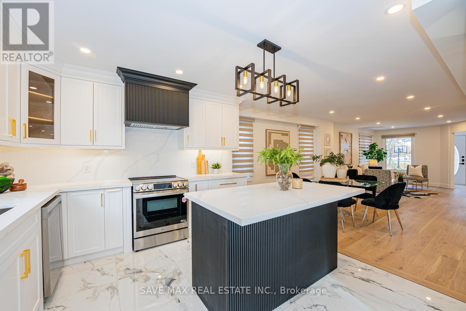 1612 Moongate Crescent E, Mississauga, Ontario  L5M 4T1 - Photo 10 - W12543902