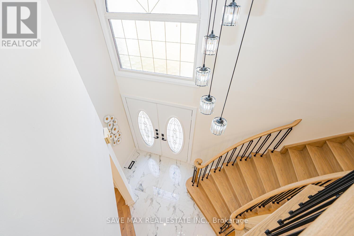 1612 Moongate Crescent E, Mississauga, Ontario  L5M 4T1 - Photo 14 - W12543902