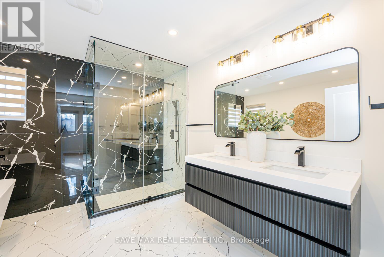 1612 Moongate Crescent E, Mississauga, Ontario  L5M 4T1 - Photo 19 - W12543902