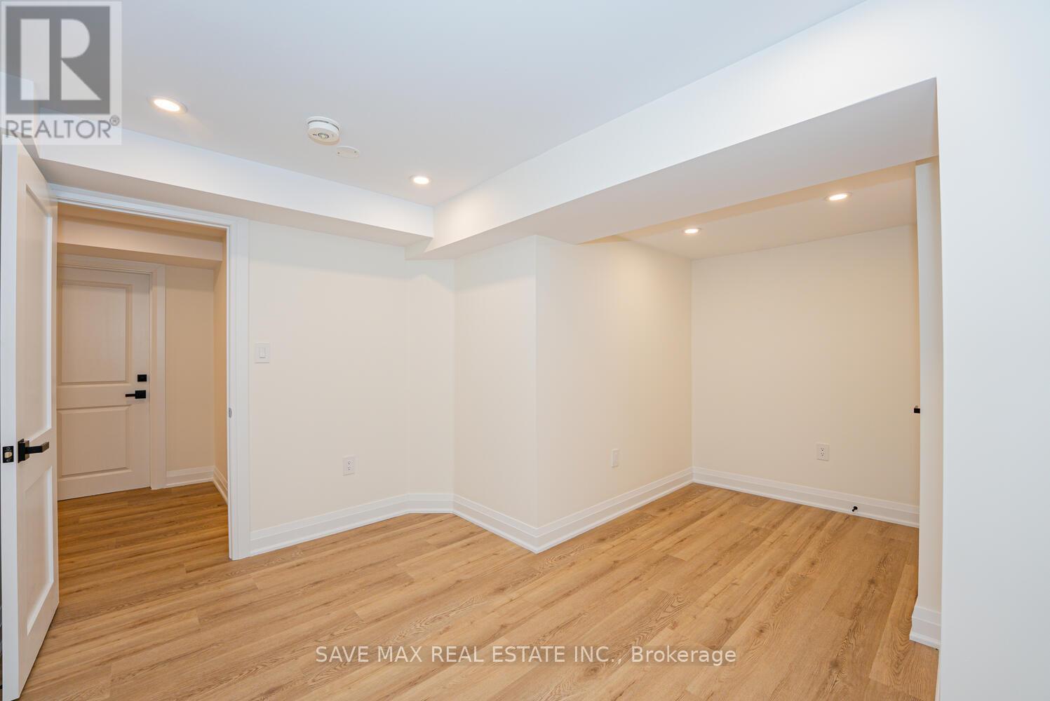 1612 Moongate Crescent E, Mississauga, Ontario  L5M 4T1 - Photo 40 - W12543902