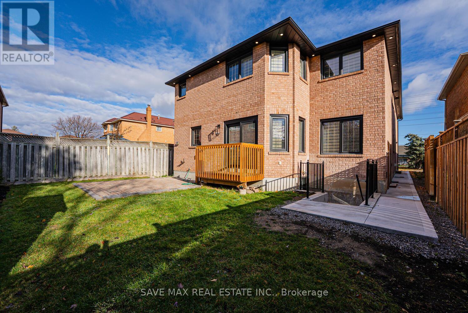 1612 Moongate Crescent E, Mississauga, Ontario  L5M 4T1 - Photo 45 - W12543902