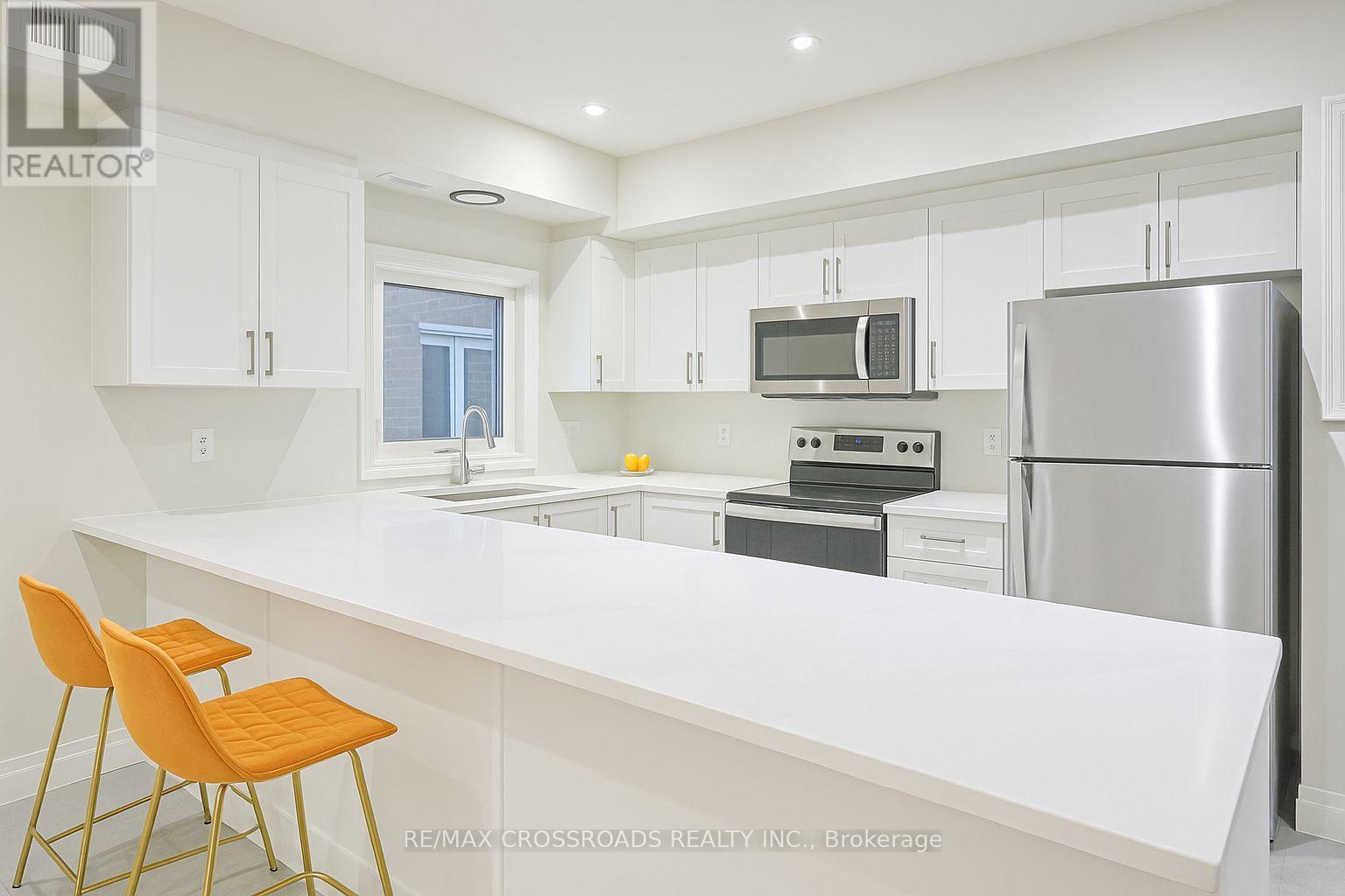 404 - 233 Watson Avenue, Windsor, Ontario  N8S 3R8 - Photo 4 - X12543854