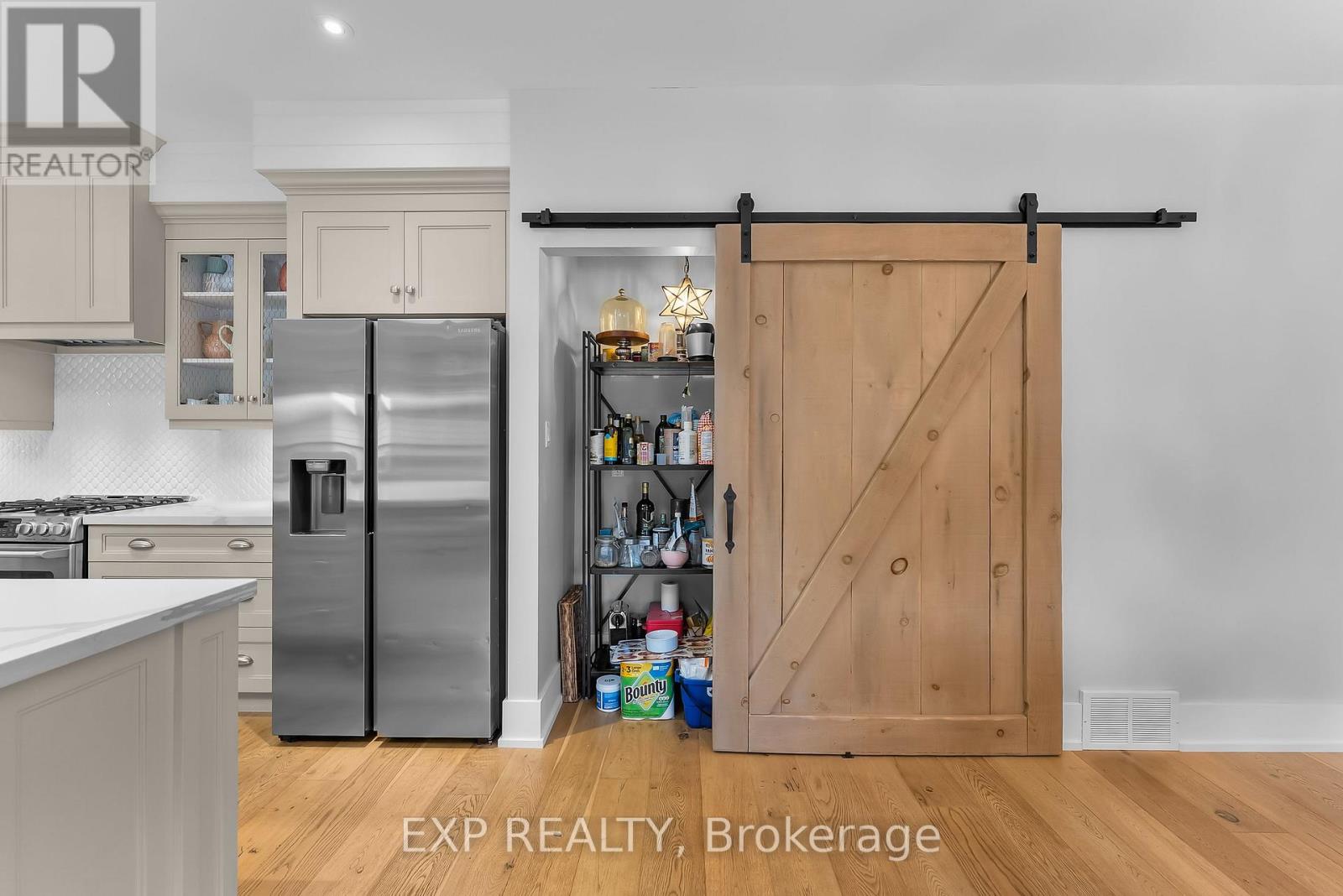 2218 Portage Road, Niagara Falls, Ontario L2J 0C2 - Photo 11 - X12543918