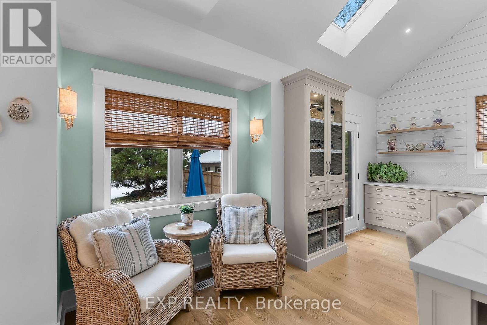 2218 Portage Road, Niagara Falls, Ontario L2J 0C2 - Photo 12 - X12543918