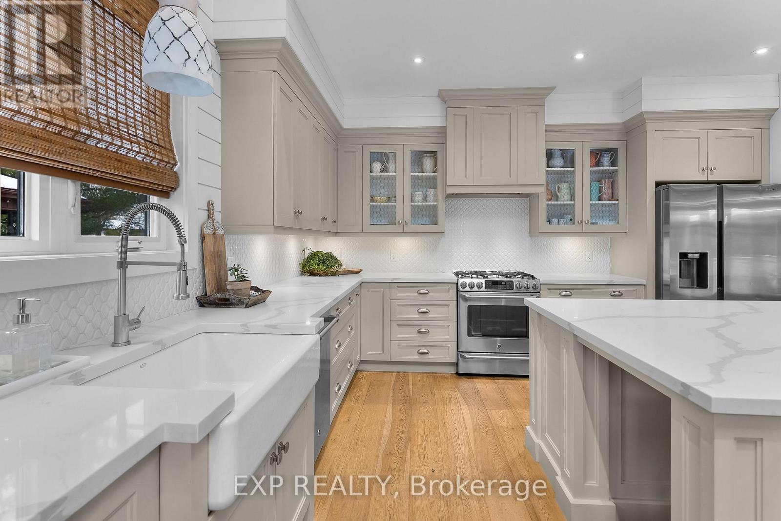 2218 Portage Road, Niagara Falls, Ontario L2J 0C2 - Photo 17 - X12543918