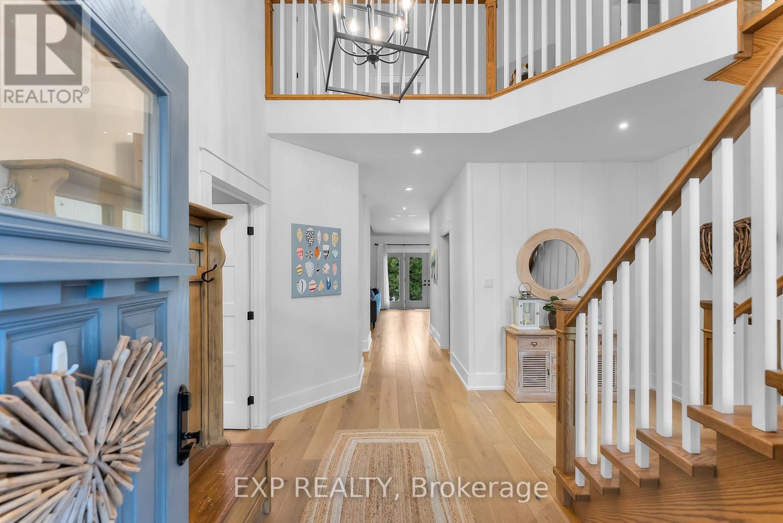 2218 Portage Road, Niagara Falls, Ontario L2J 0C2 - Photo 2 - X12543918