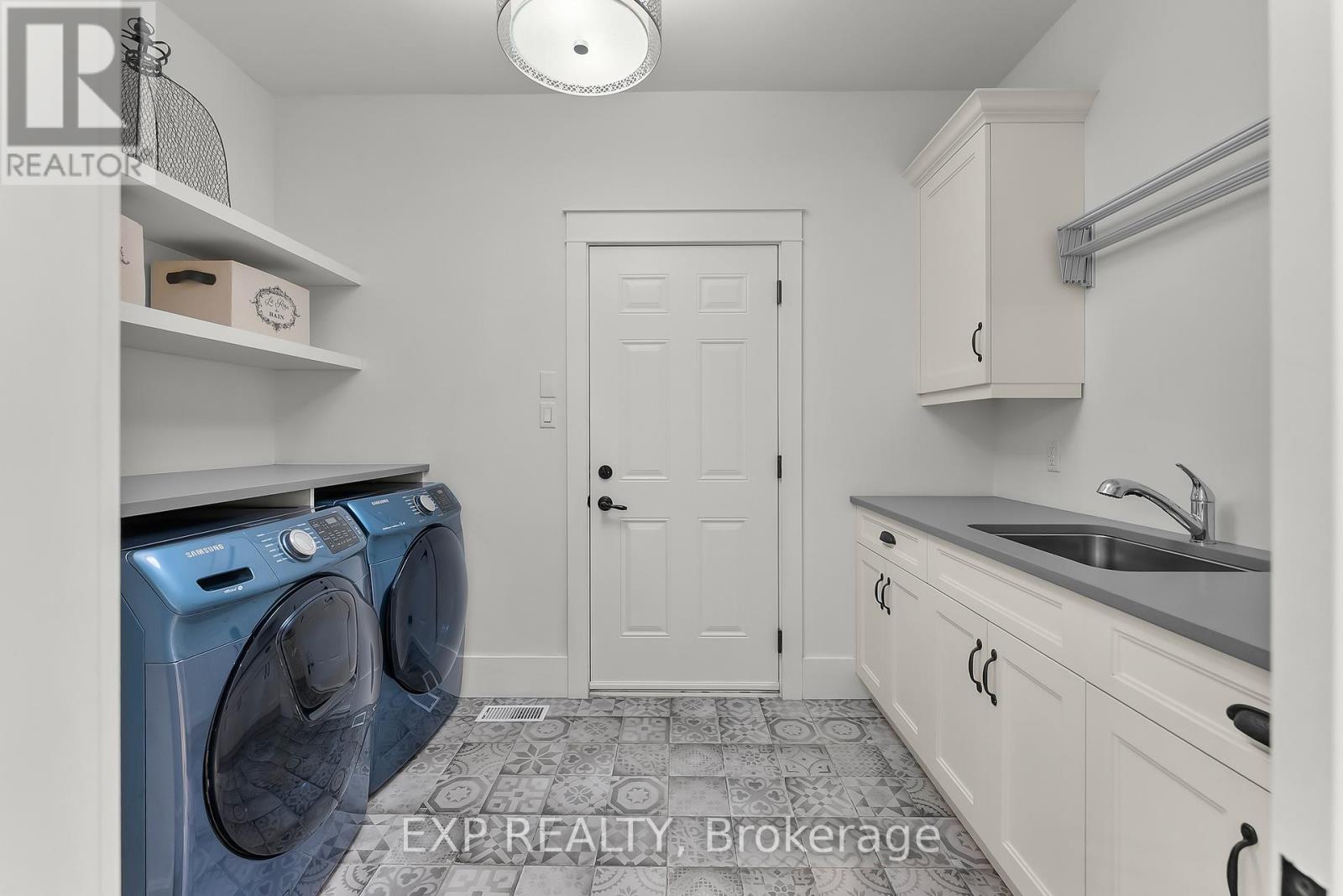 2218 Portage Road, Niagara Falls, Ontario L2J 0C2 - Photo 23 - X12543918