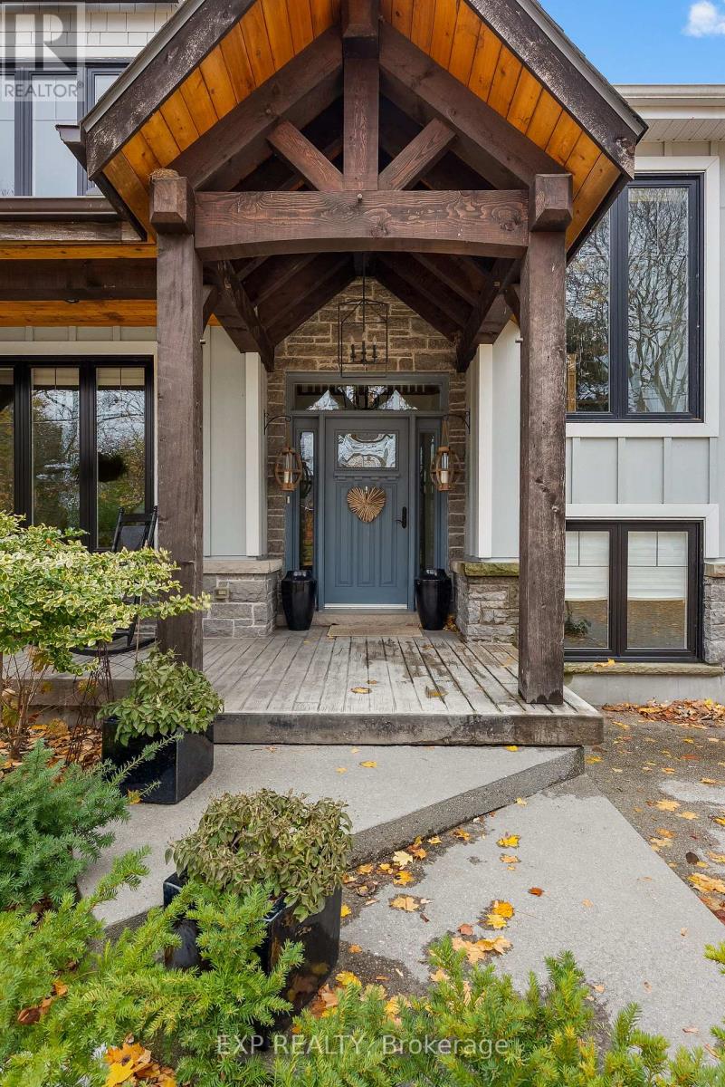 2218 Portage Road, Niagara Falls, Ontario L2J 0C2 - Photo 3 - X12543918