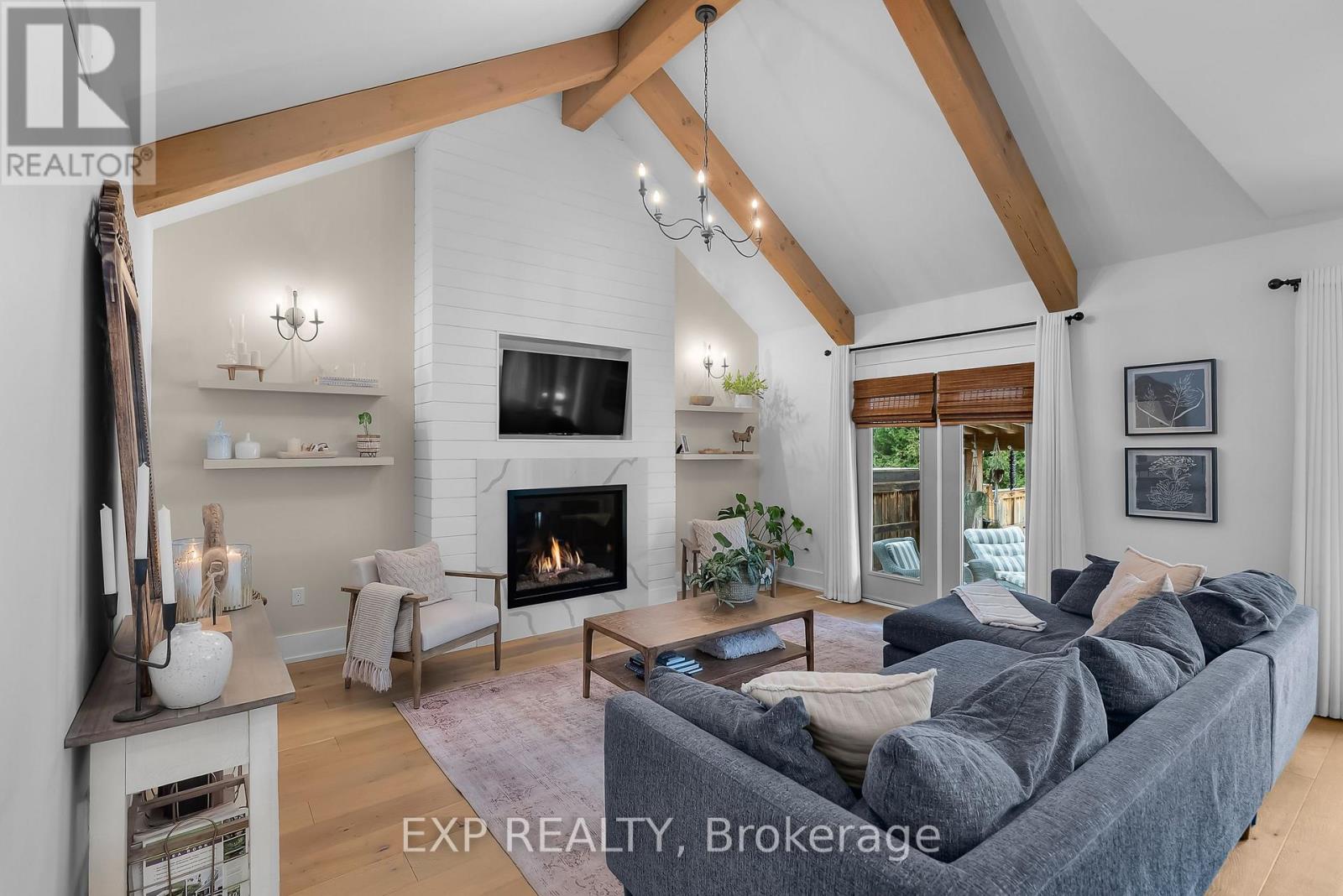 2218 Portage Road, Niagara Falls, Ontario L2J 0C2 - Photo 5 - X12543918