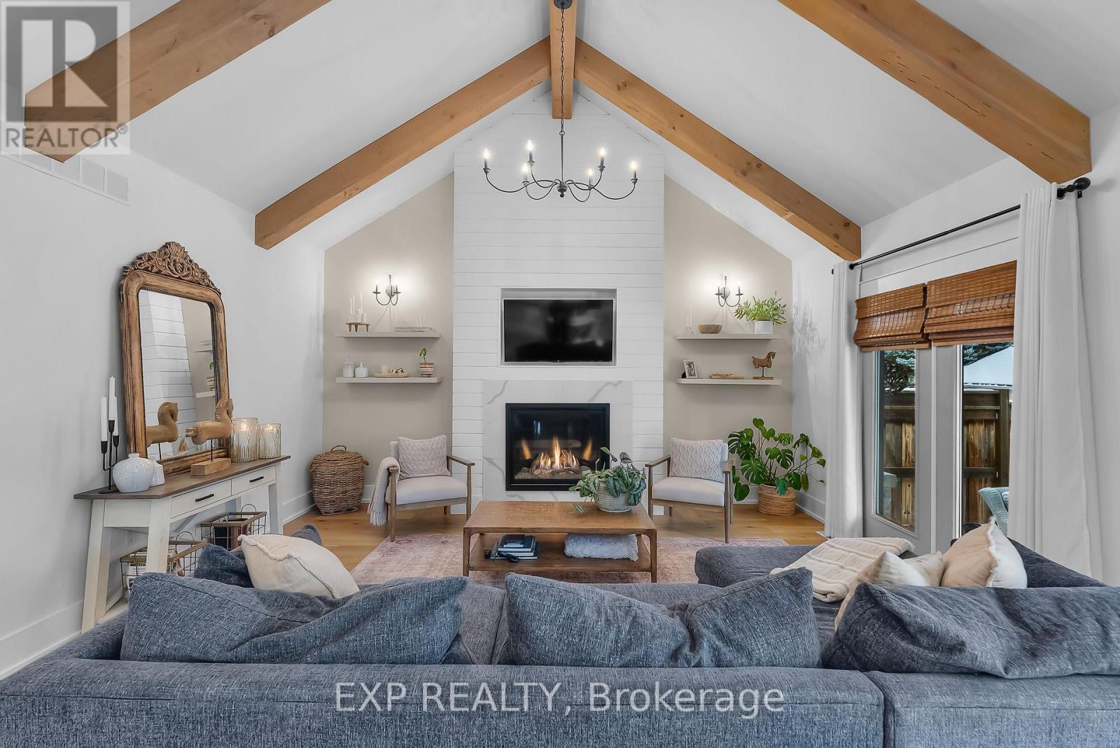 2218 Portage Road, Niagara Falls, Ontario L2J 0C2 - Photo 6 - X12543918