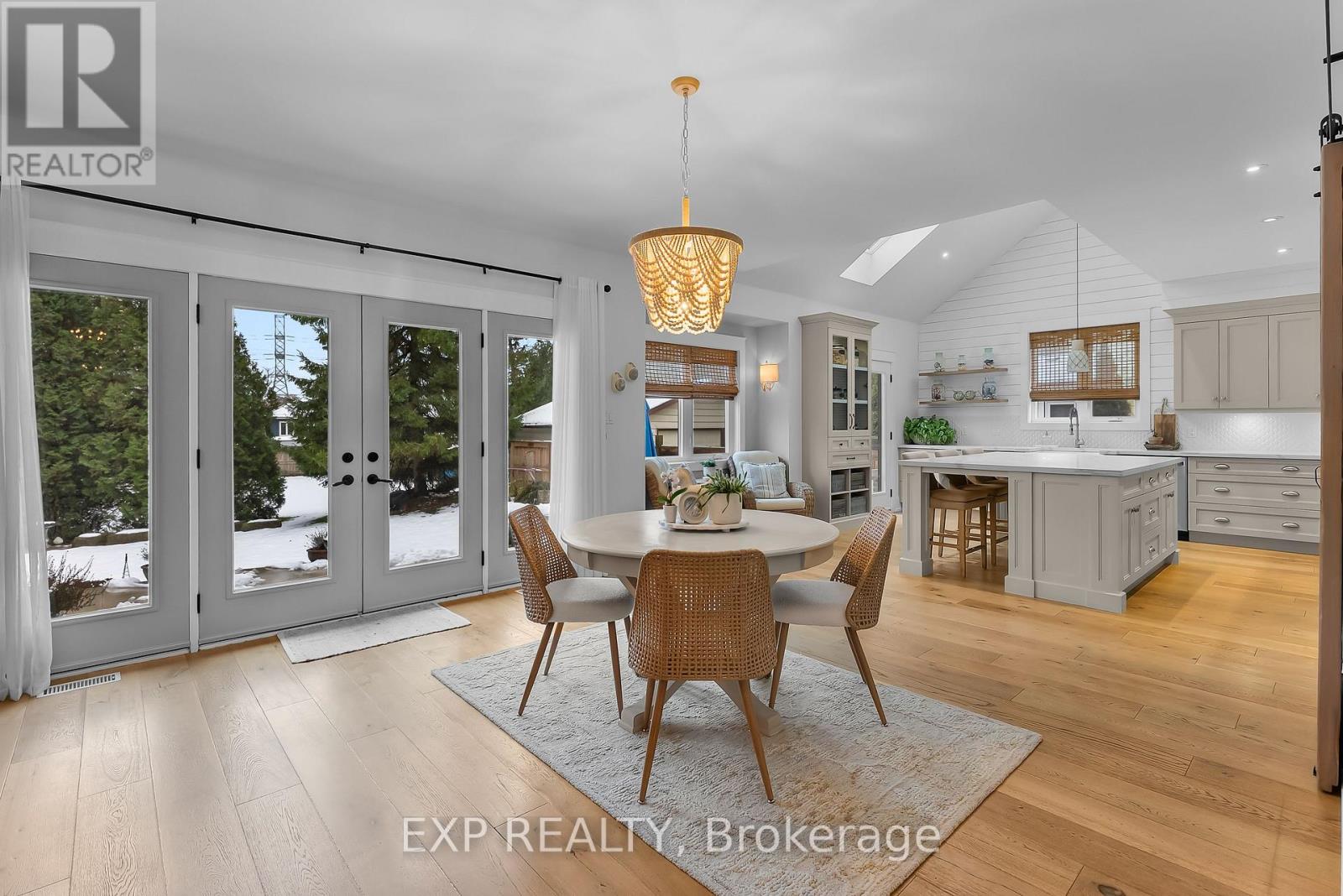 2218 Portage Road, Niagara Falls, Ontario L2J 0C2 - Photo 9 - X12543918