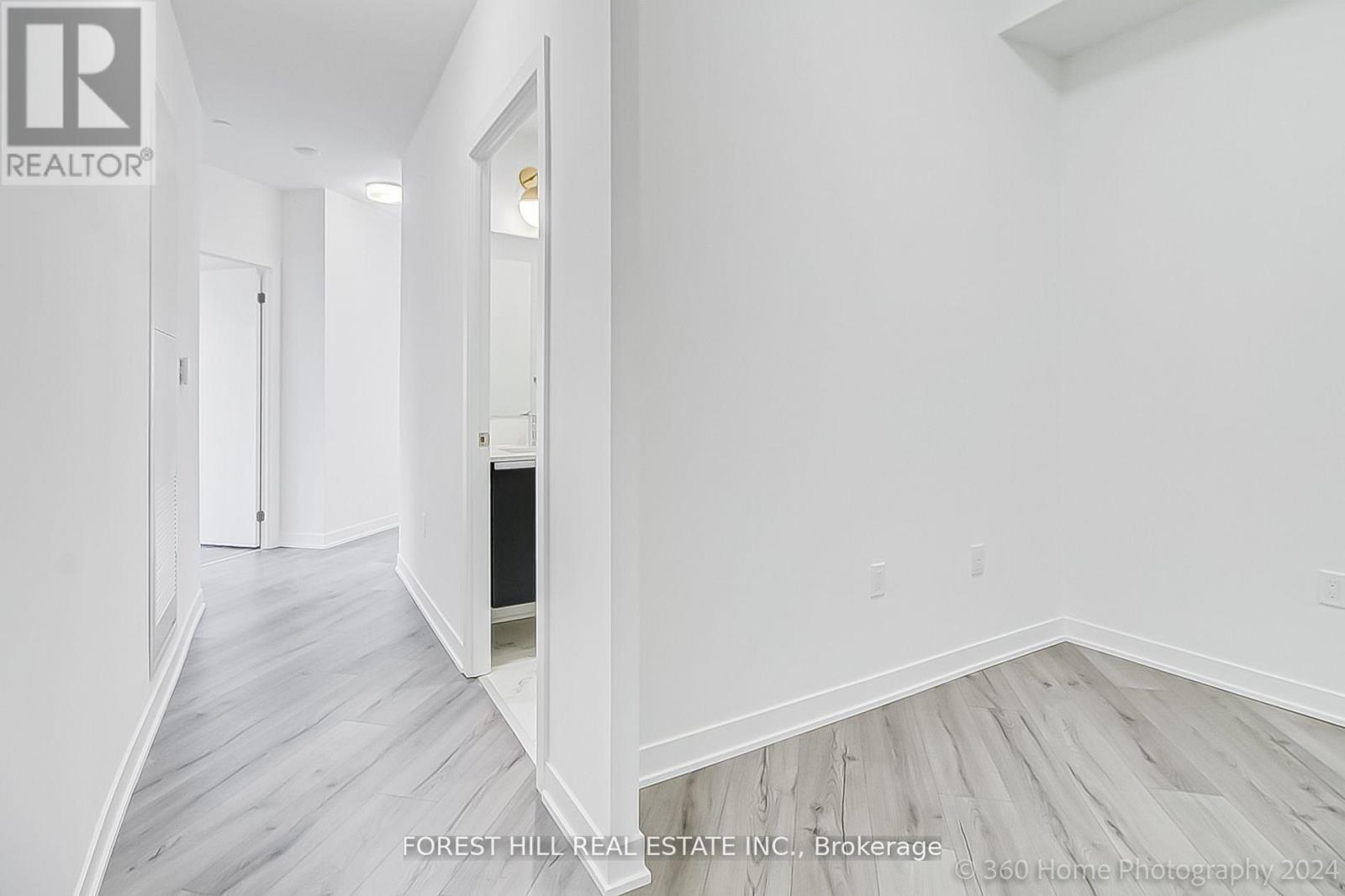 Ph 16 - 395 Dundas Street W, Oakville, Ontario  L6M 5R8 - Photo 8 - W12460008