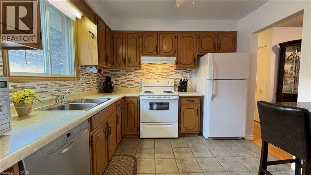 15 Albion Street, Kitchener, Ontario N2E 2R9 - Photo 16 - 40786417