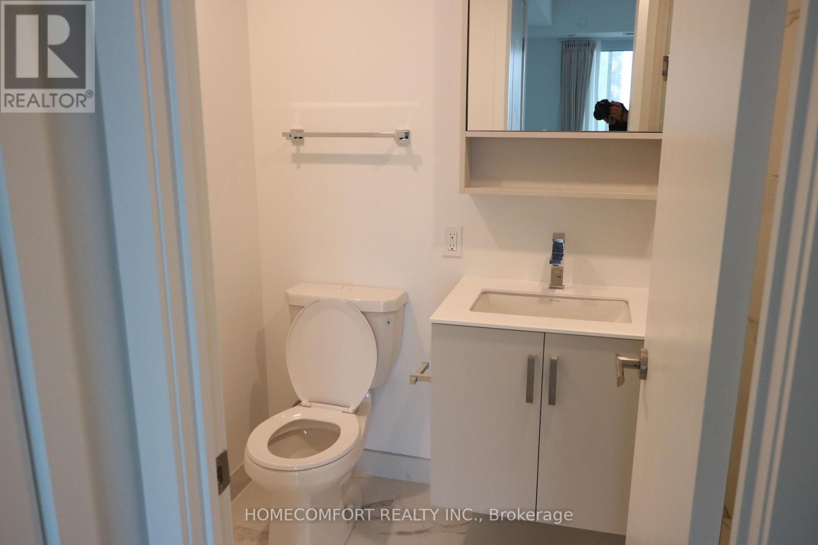 3709 - 88 Queen Street E, Toronto, Ontario M5C 0B6 - Photo 13 - C12543926