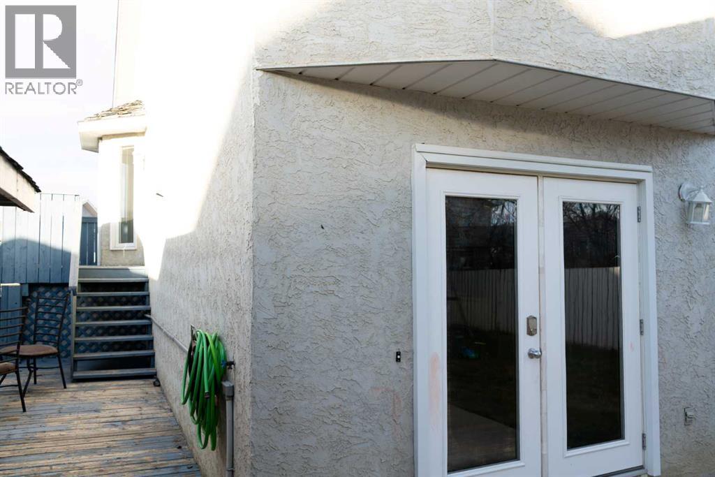 10 Assiniboia Way W, Lethbridge, Alberta  T1K 6W2 - Photo 3 - A2270543