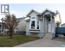 10 Assiniboia Way W Indian Battle Heights