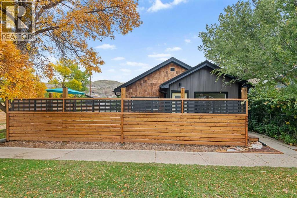 260 2 Avenue, Drumheller, Alberta  T0J 1B0 - Photo 1 - A2266180