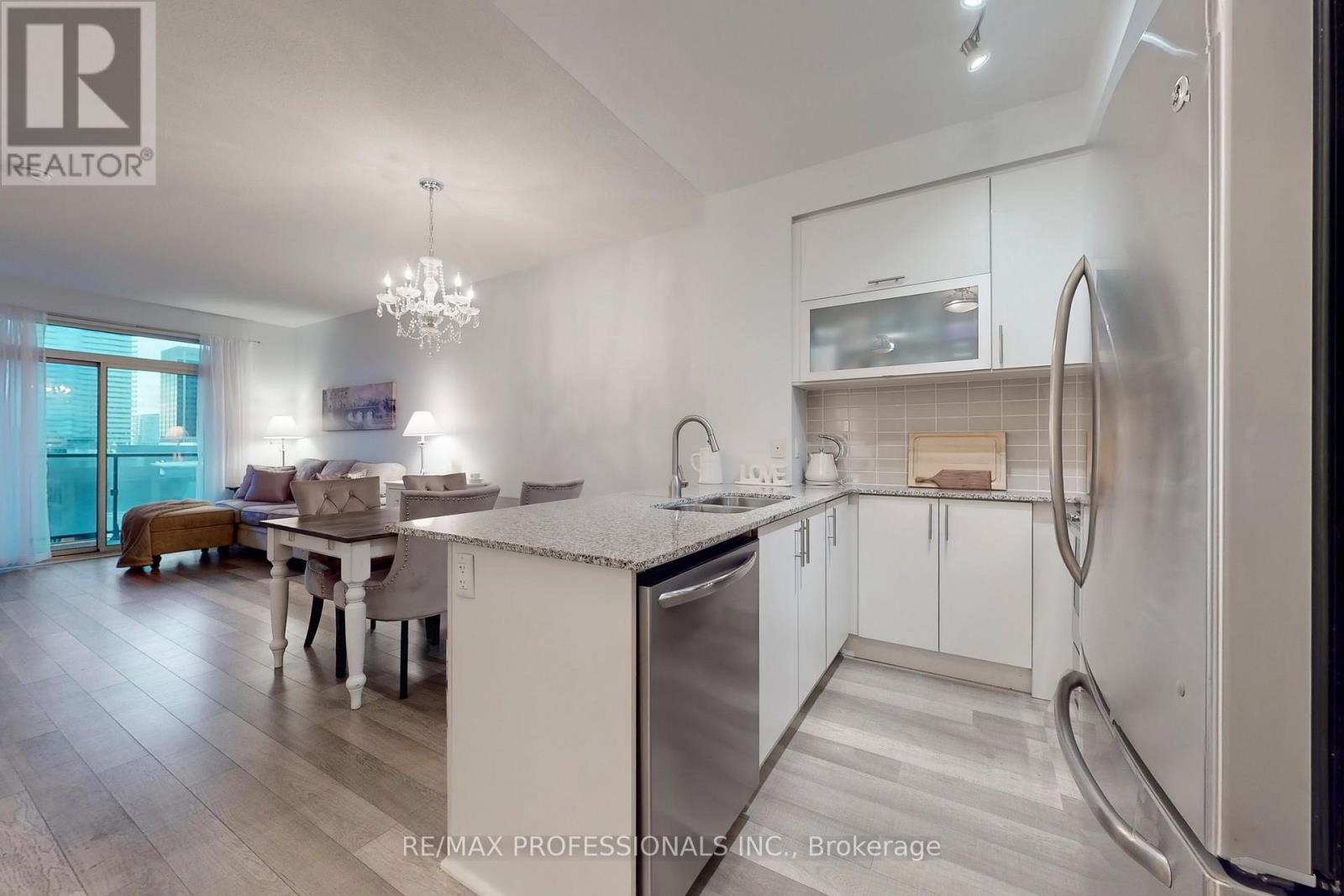 2706 - 28 Ted Rogers Way, Toronto, Ontario  M4Y 2J4 - Photo 12 - C12543600