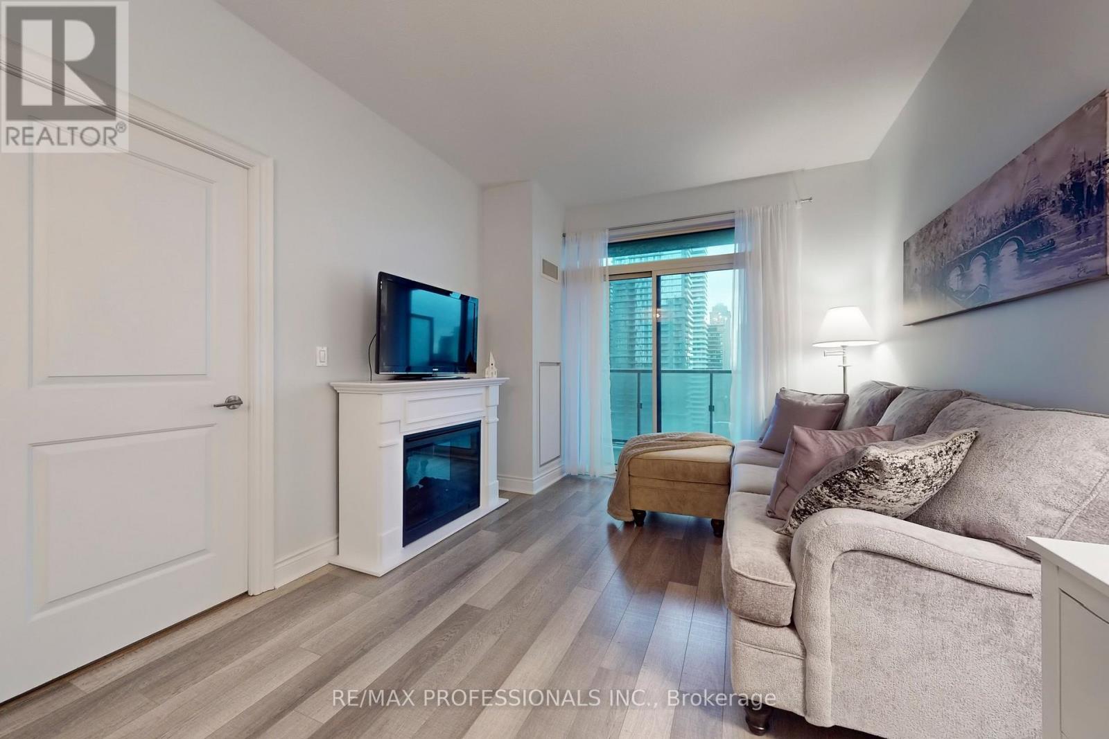 2706 - 28 Ted Rogers Way, Toronto, Ontario  M4Y 2J4 - Photo 8 - C12543600