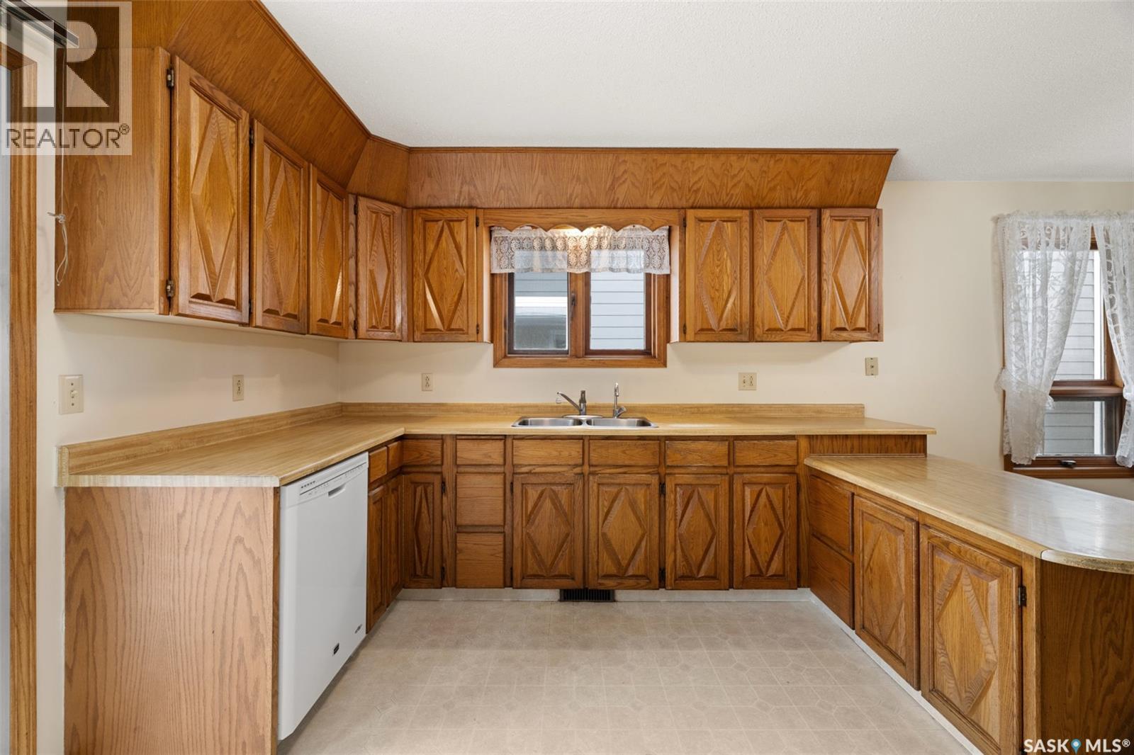 7222 Neatby Avenue, Regina, Saskatchewan  S4X 2S1 - Photo 8 - SK023852