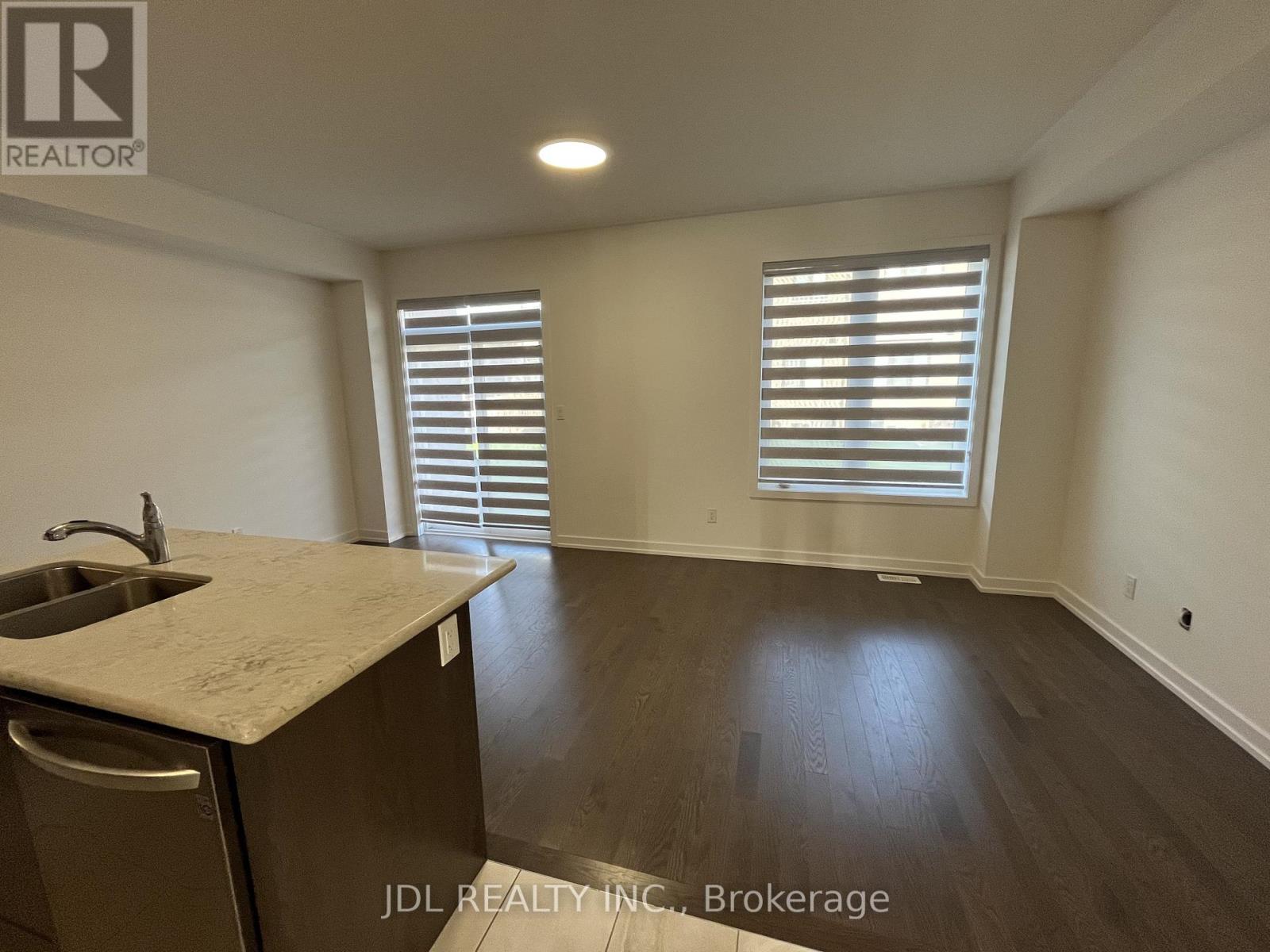 111 Hilts Drive, Richmond Hill, Ontario L4S 0J2 - Photo 4 - N12543930