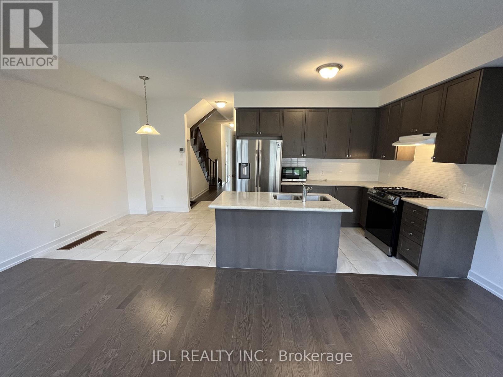 111 Hilts Drive, Richmond Hill, Ontario L4S 0J2 - Photo 6 - N12543930