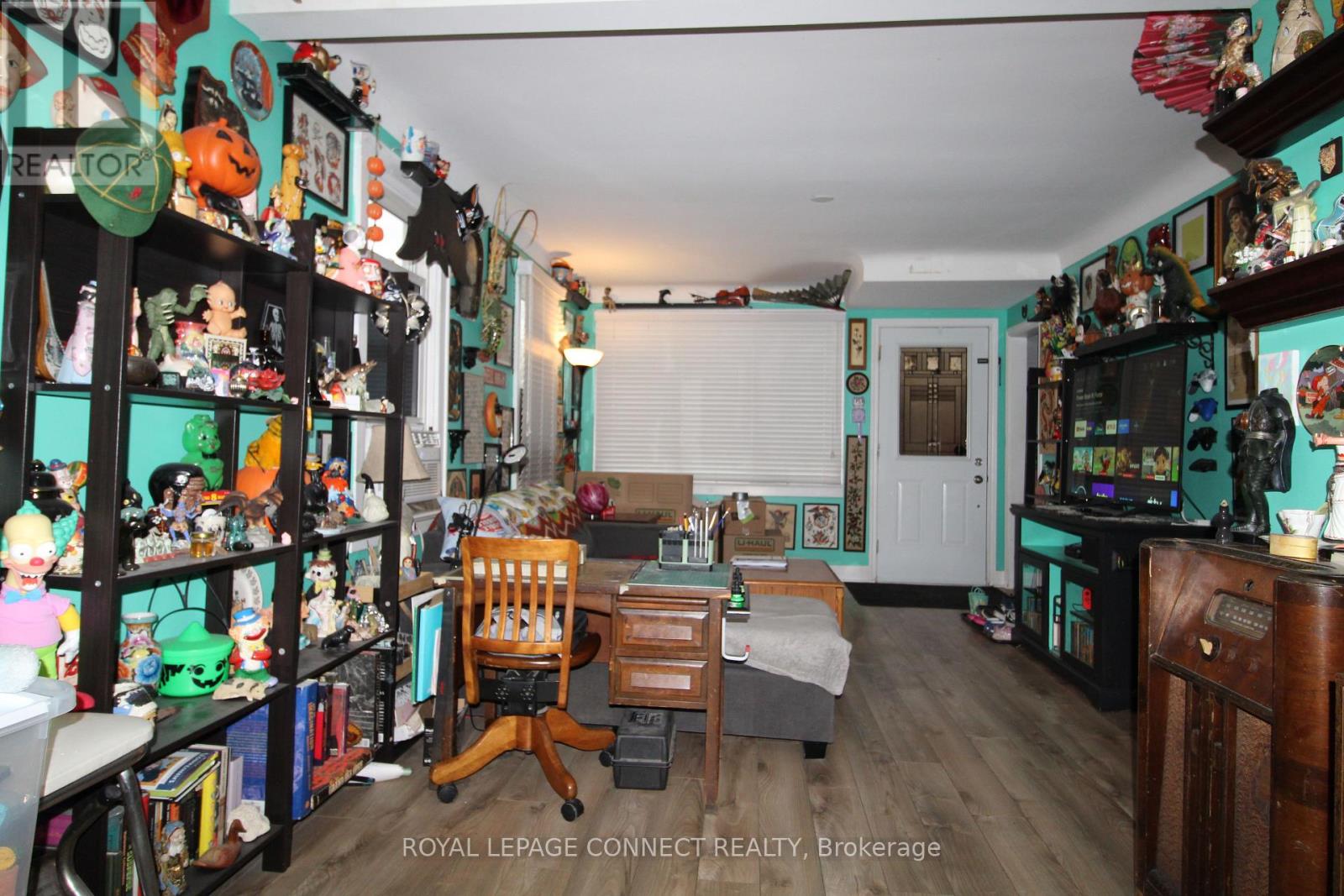 9 Prince Street, St. Catharines, Ontario  L2R 3X6 - Photo 3 - X12543928