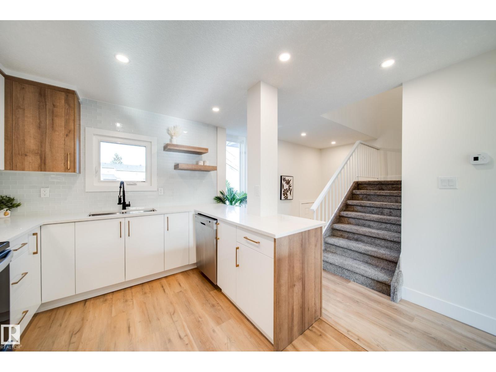 5394 38a Av Nw, Edmonton, Alberta  T6L 2H4 - Photo 5 - E4465688