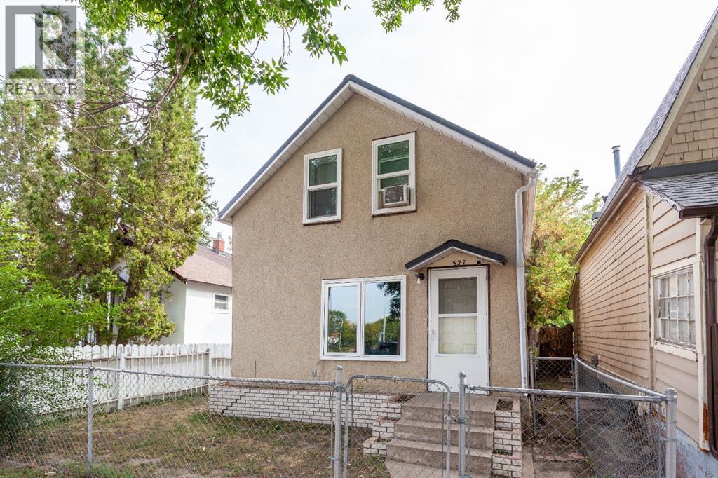 827 7 Street Se, Medicine Hat, Alberta  T1A 1K8 - Photo 4 - A2270194