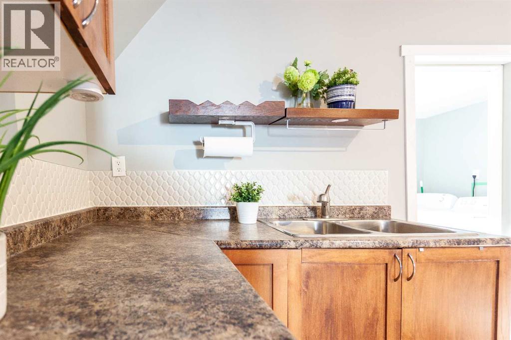 827 7 Street Se, Medicine Hat, Alberta  T1A 1K8 - Photo 11 - A2270194