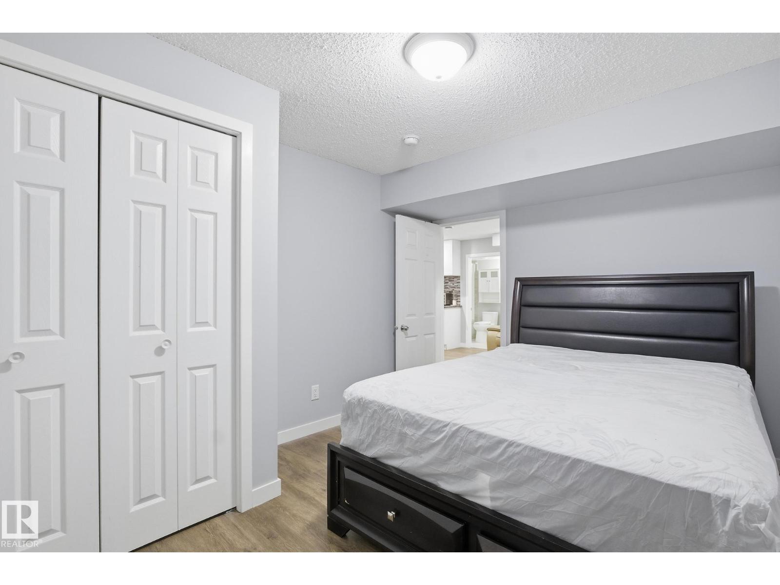 893 Ebbers Cr Nw Nw, Edmonton, Alberta  T5Y 3V1 - Photo 7 - E4465695