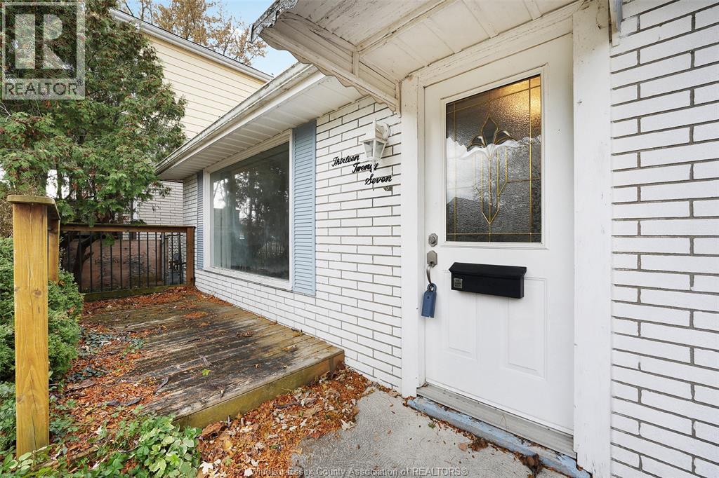1327 Ellrose Avenue, Windsor, Ontario N8Y 3X2 - Photo 2 - 25028730