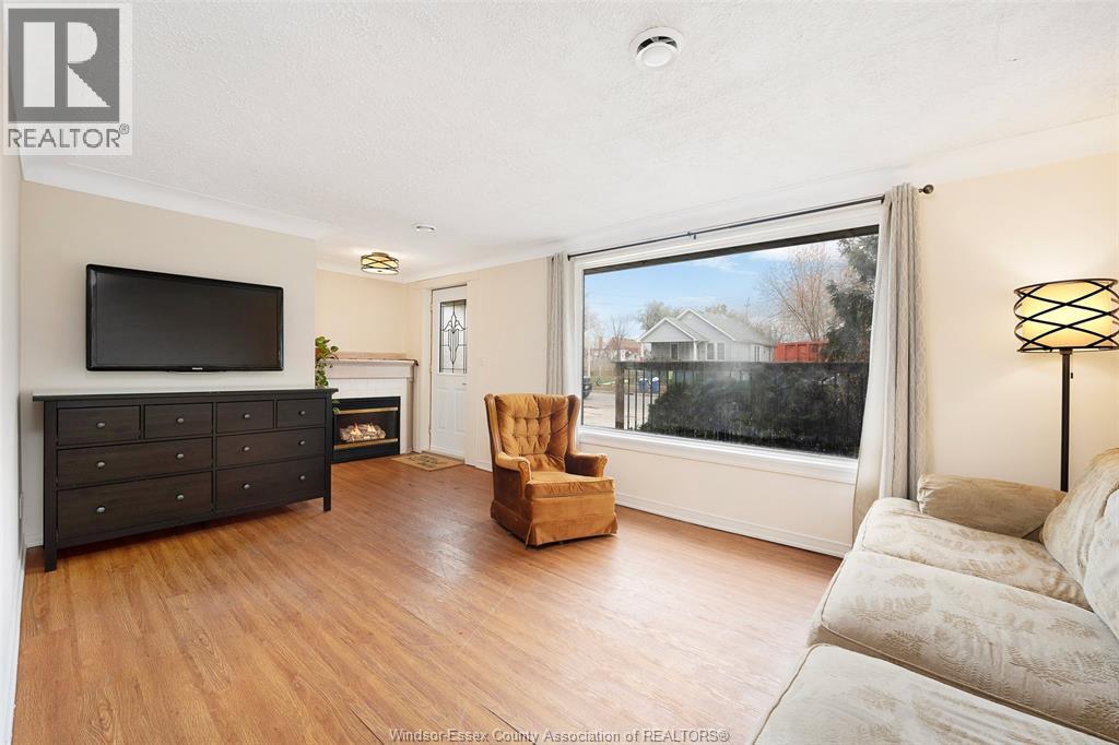 1327 Ellrose Avenue, Windsor, Ontario N8Y 3X2 - Photo 3 - 25028730