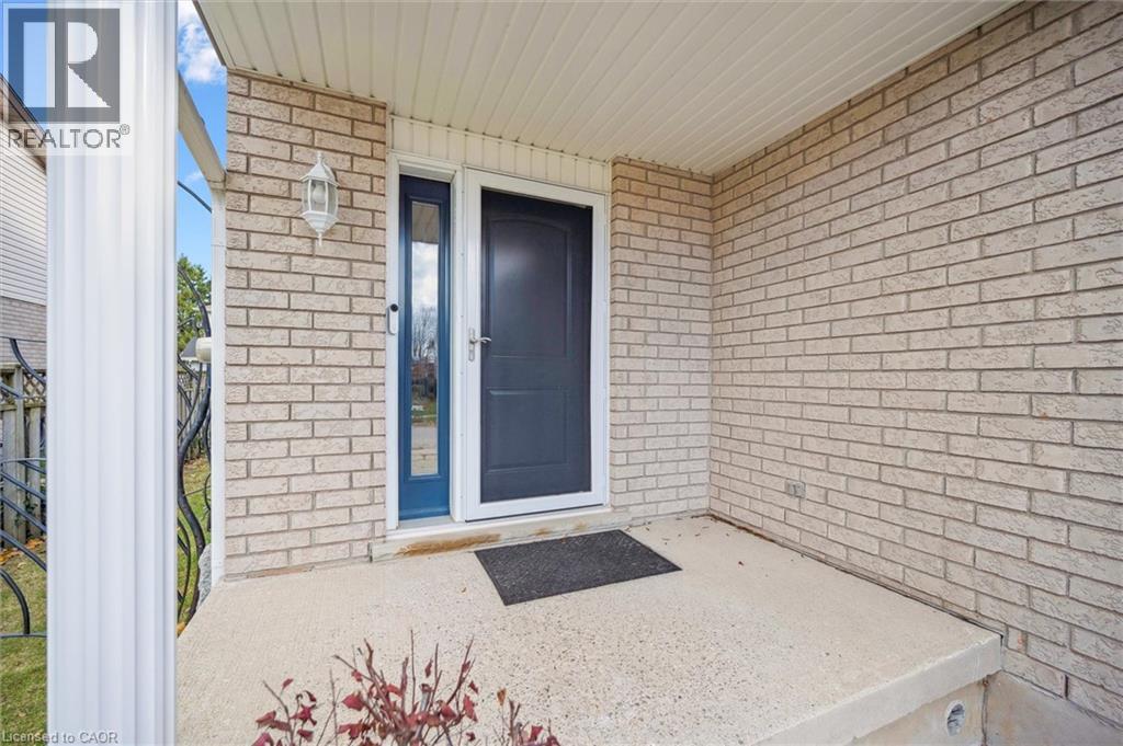 14 Lisbon Pines Drive, Cambridge, Ontario N1R 7Z8 - Photo 4 - 40788247