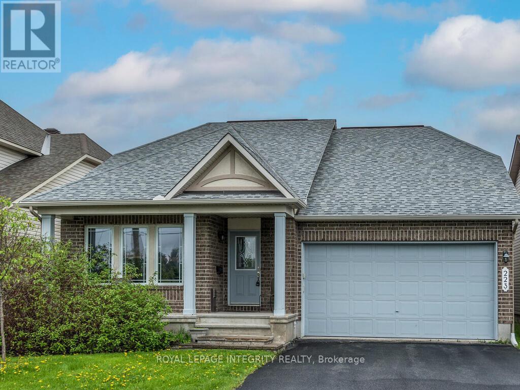 223 Willow Creek Circle, Ottawa, Ontario  K2G 7B1 - Photo 1 - X12370162