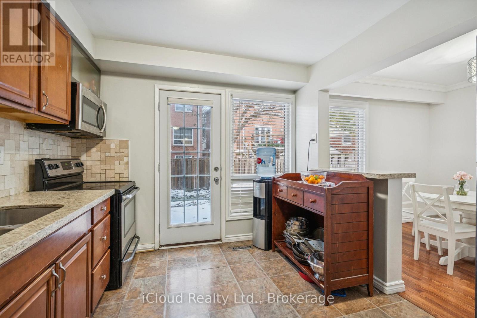 36 Berkshire Square E, Brampton, Ontario  L6Z 1N4 - Photo 15 - W12542848