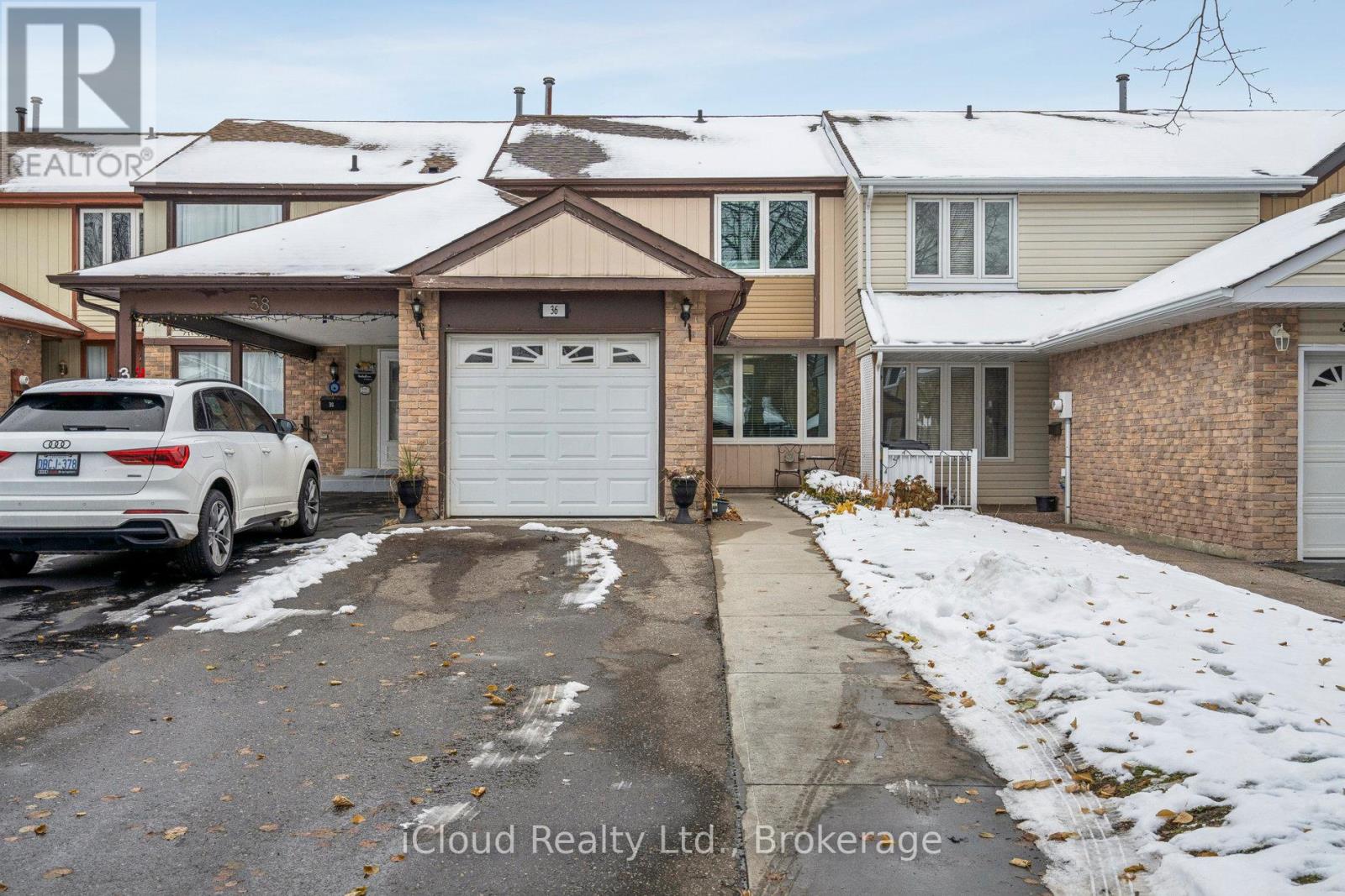36 Berkshire Square E, Brampton, Ontario  L6Z 1N4 - Photo 4 - W12542848